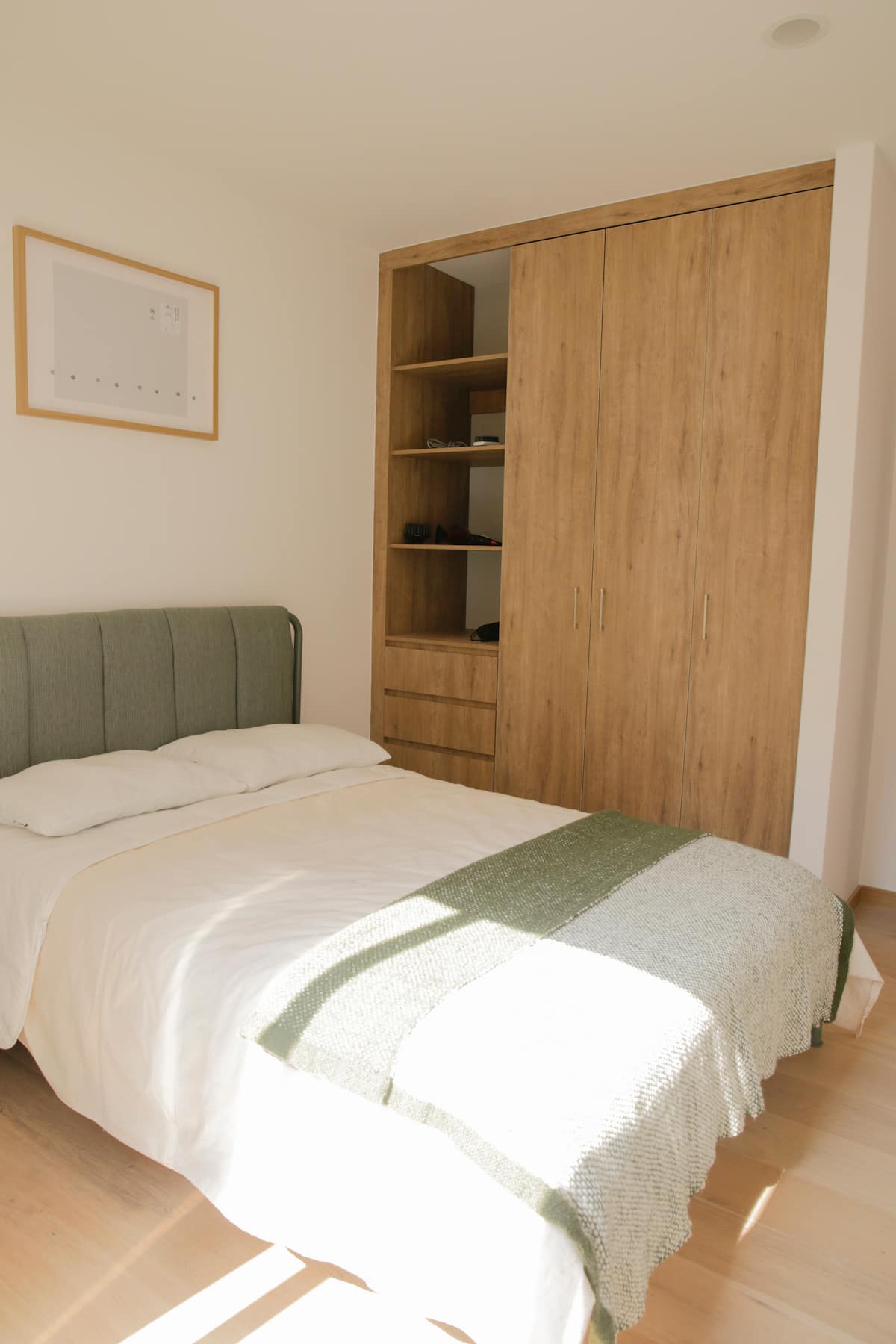 Bright Roma Norte loft bedroom