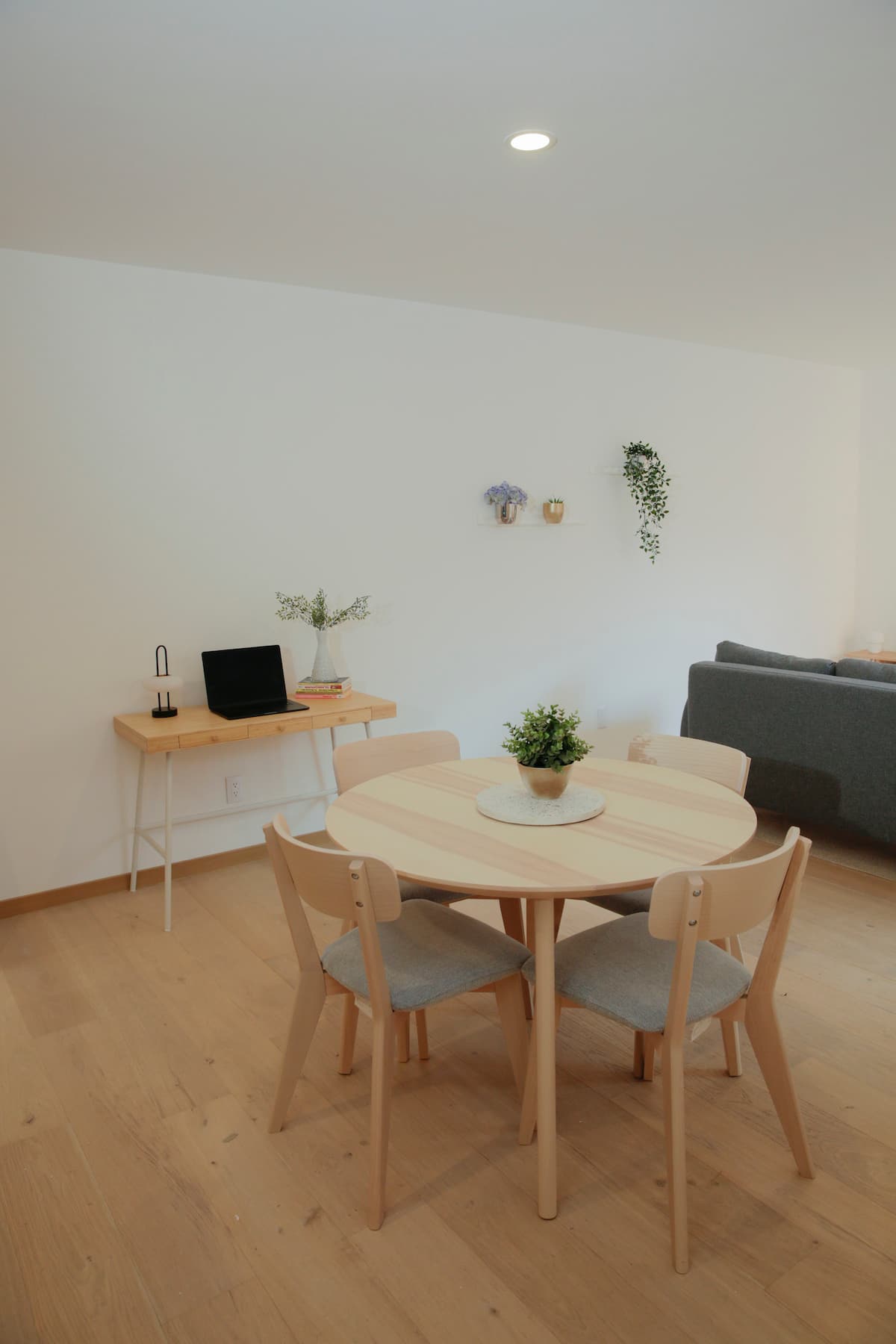 Bright Roma Norte loft dining table and work nook